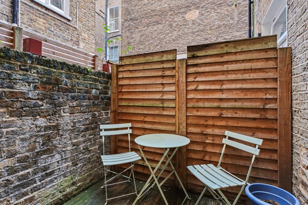 Flat Fairholme Road in Greater London