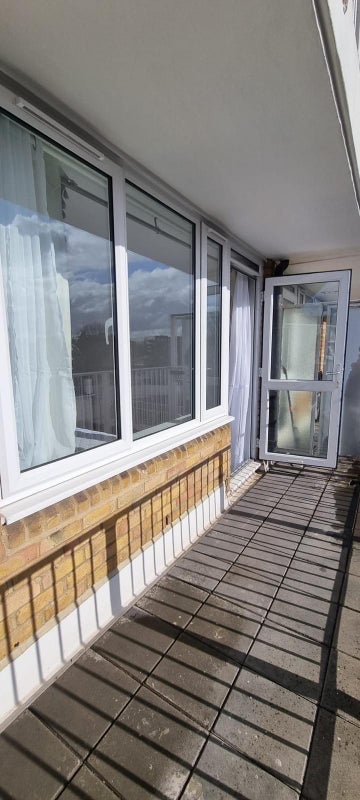 Room Lucey Way in Greater London
