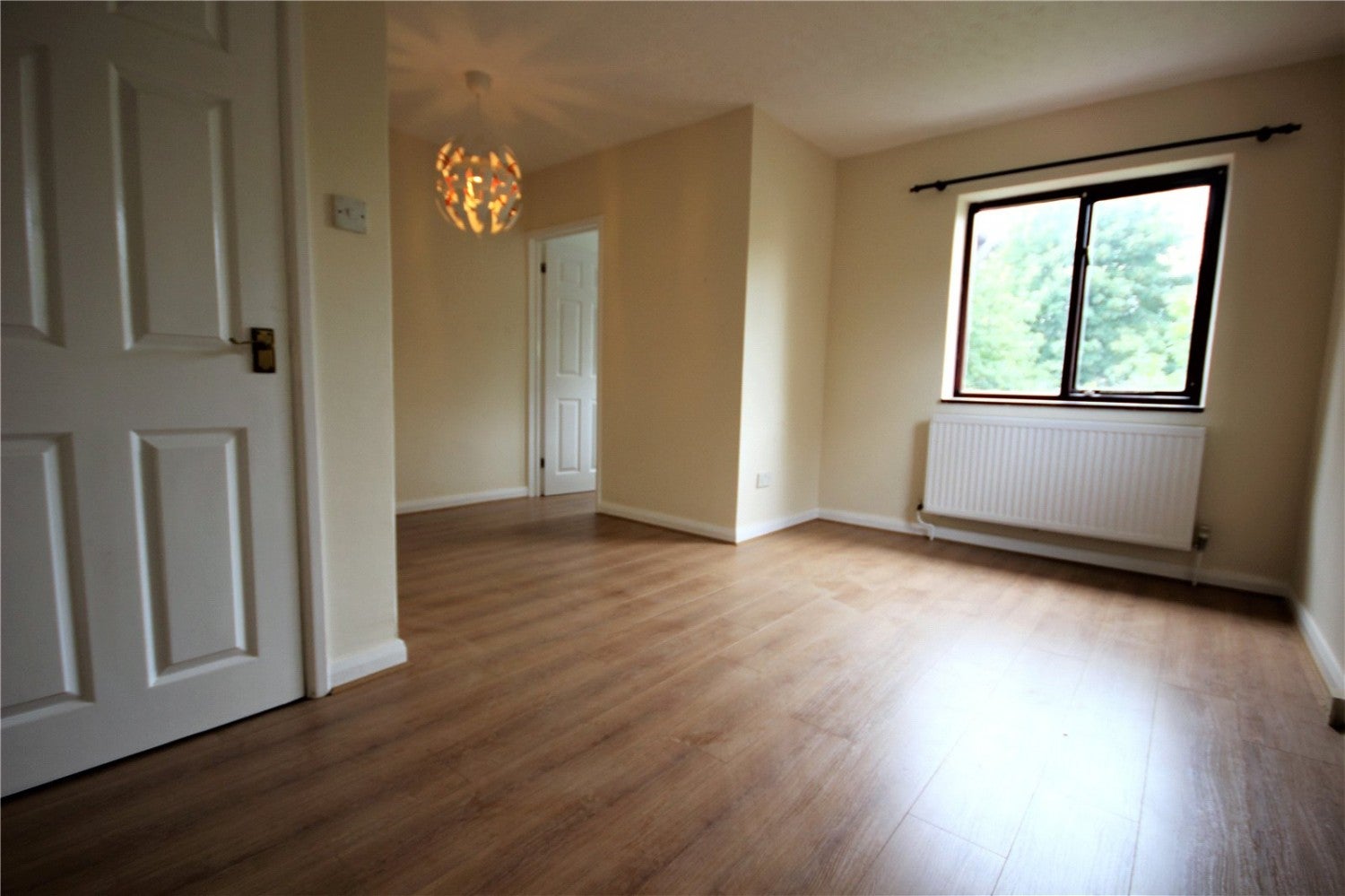 Flat Moffat Road in Greater London