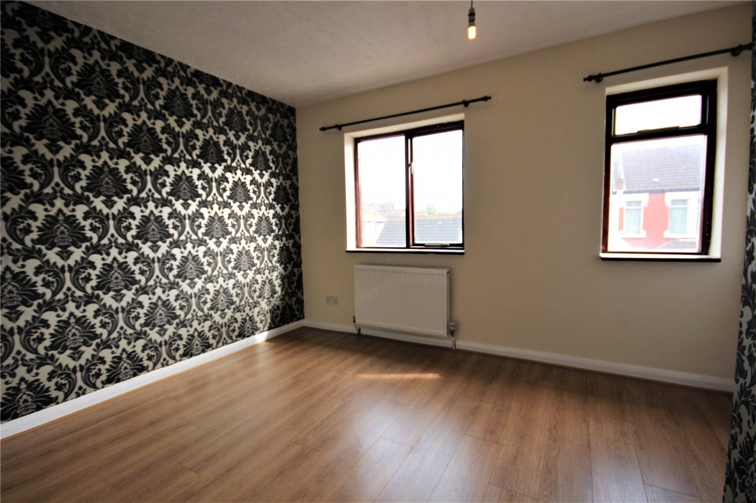 Flat Moffat Road in Greater London