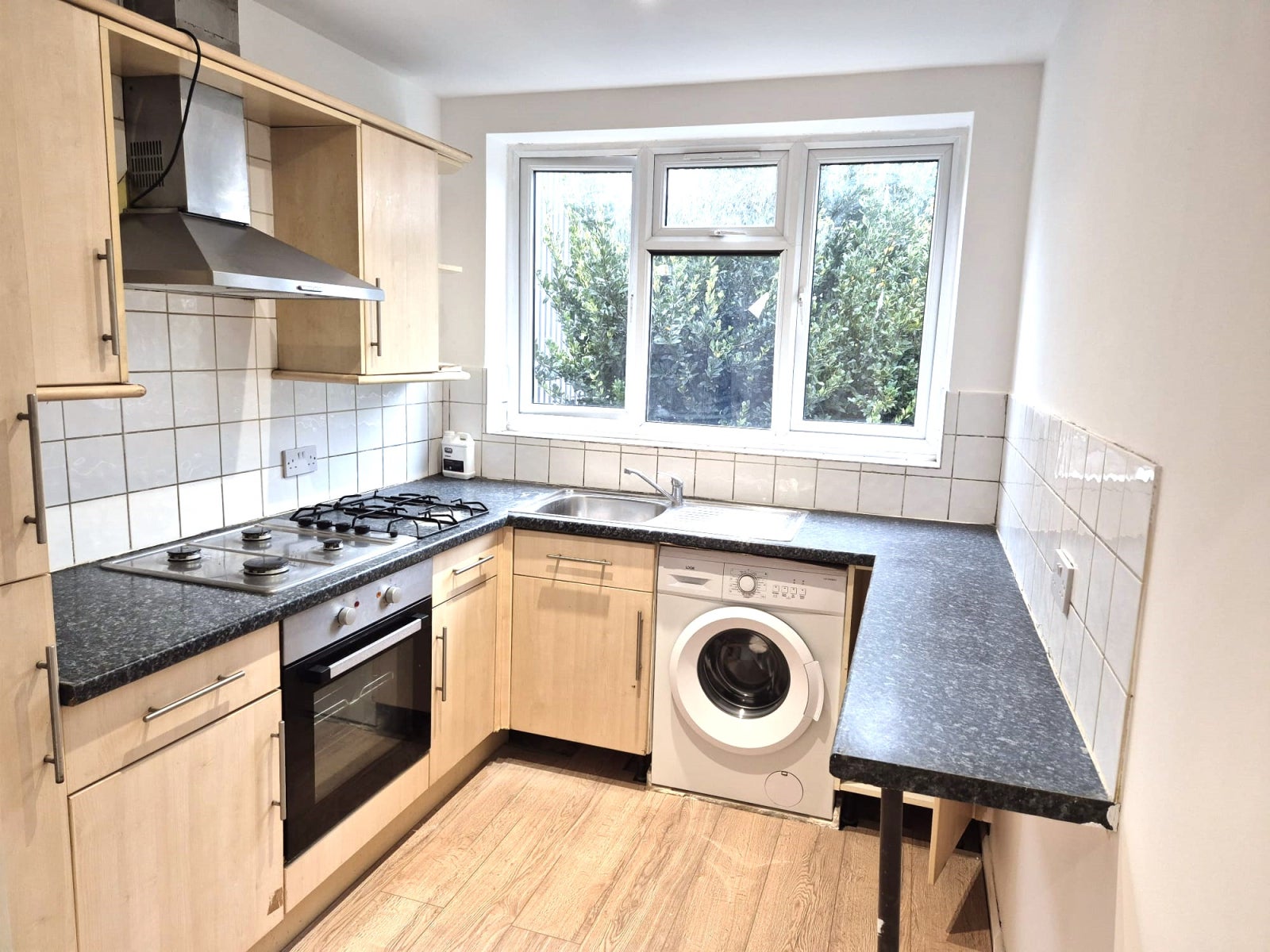 Flat Rosslyn Crescent in London