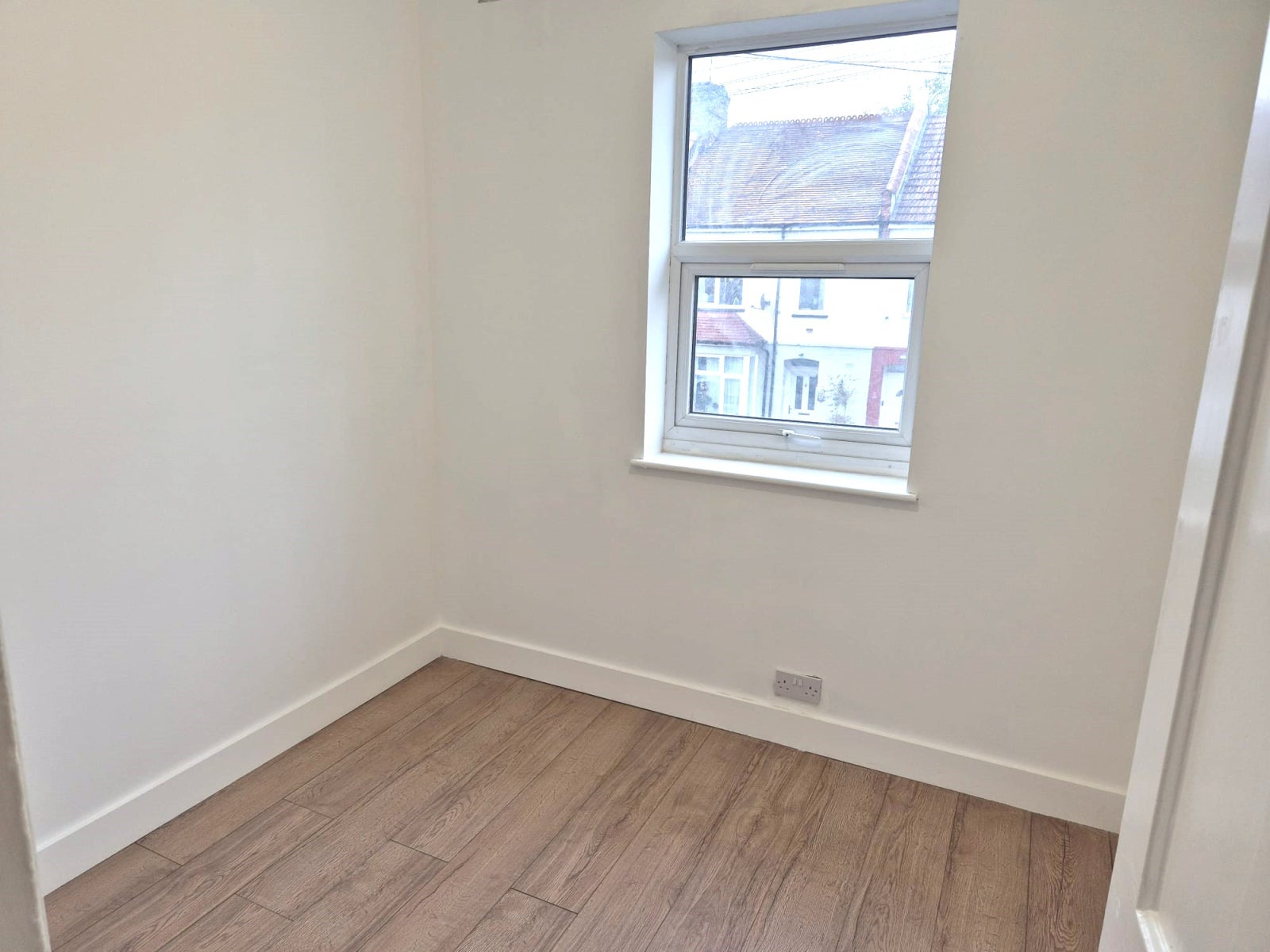 Flat Rosslyn Crescent in London