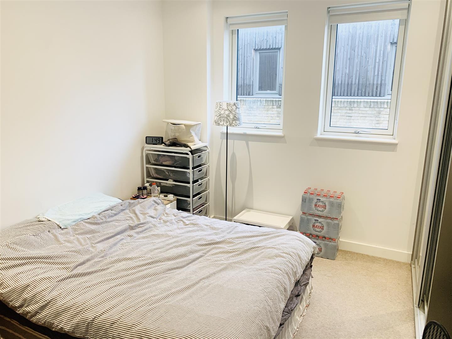 Flat Hilltop Avenue in Greater London