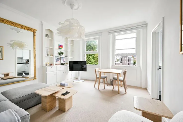 Flat Stanhope Gardens in Greater London