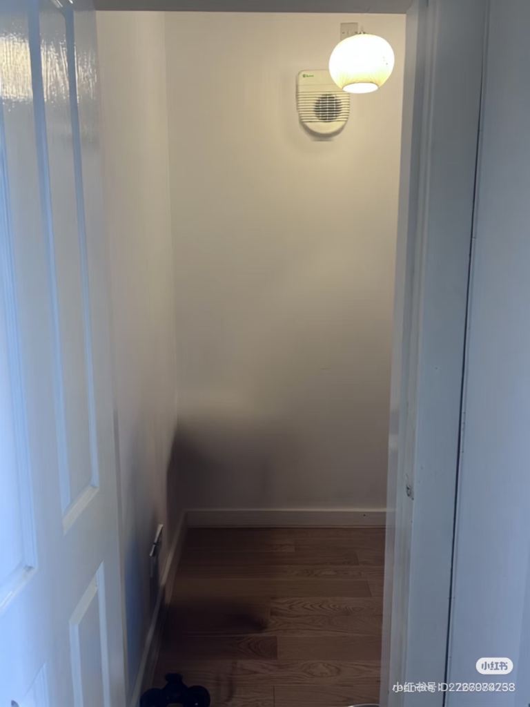 Room White Street in Glasgow