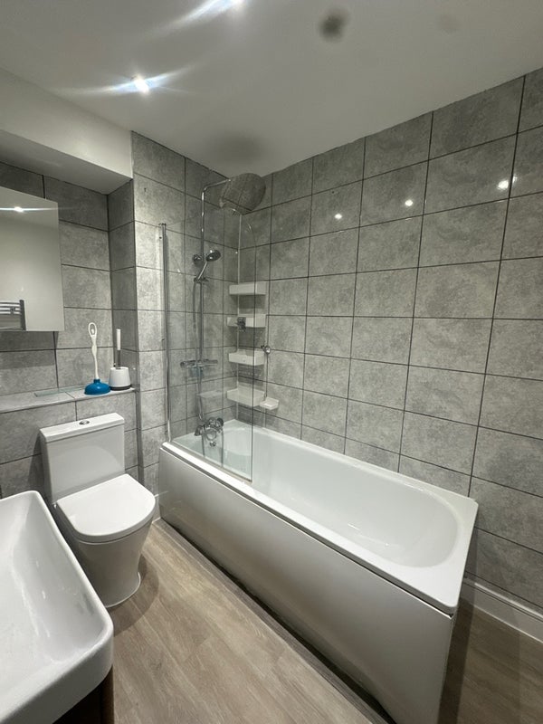 Room Dockers Tanner Road in Greater London