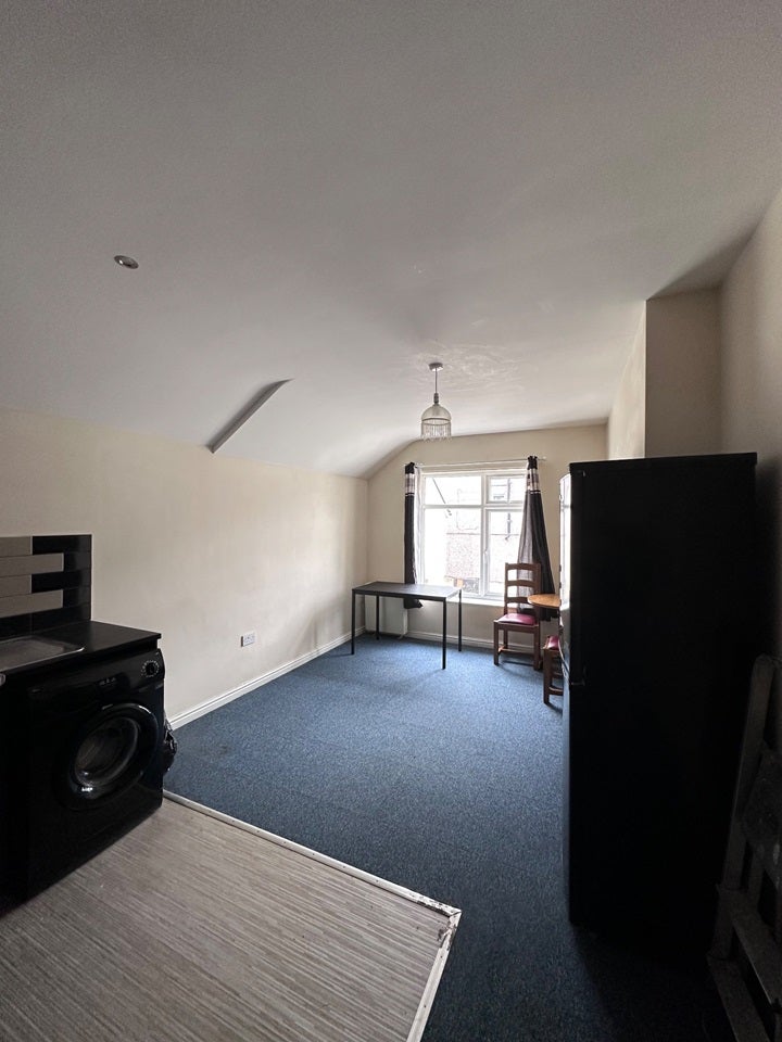 Flat Claude Place in Cardiff