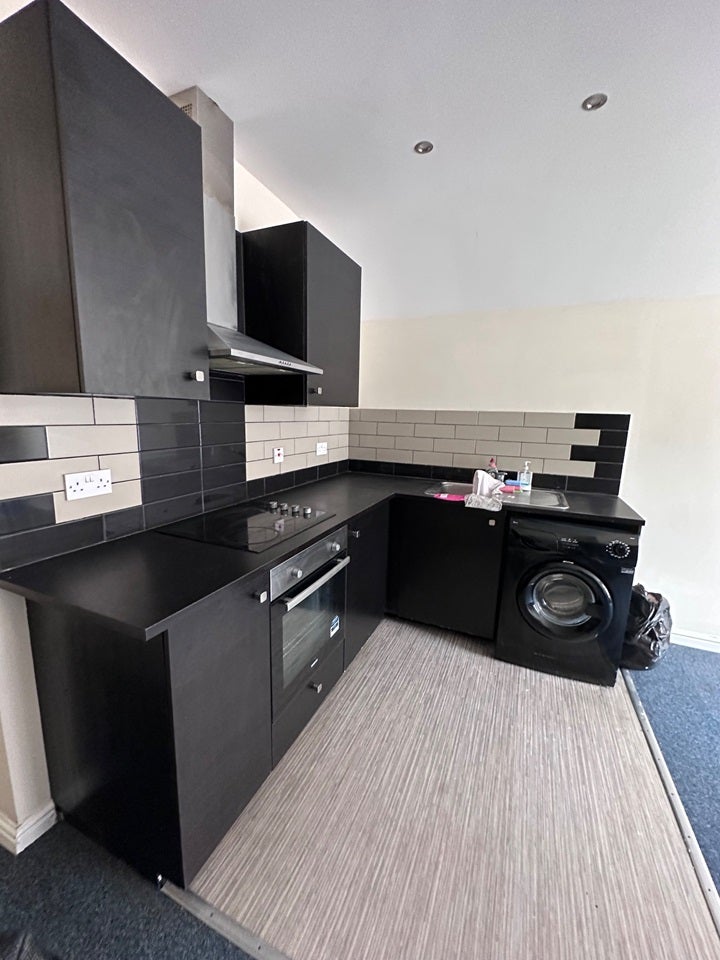 Flat Claude Place in Cardiff