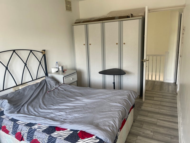 Room Eclipse Road in Greater London