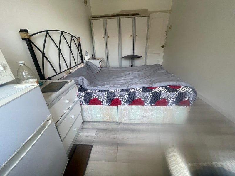 Room Eclipse Road in Greater London