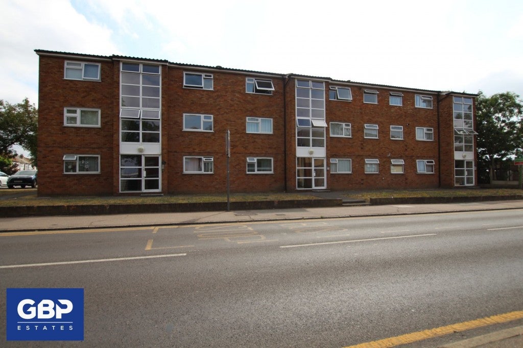 Flat South Street in Greater London