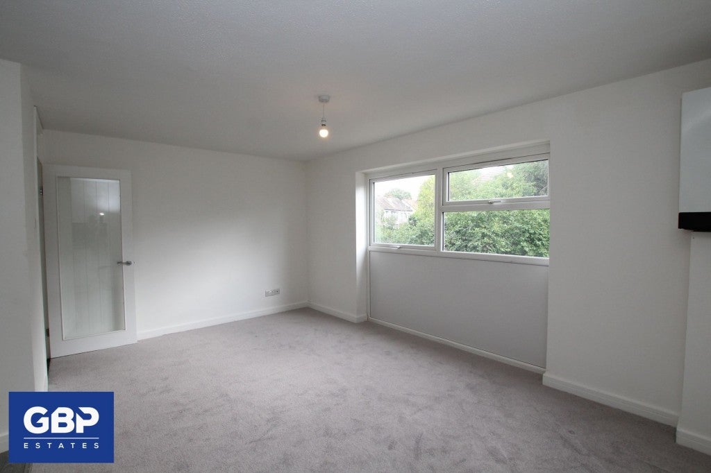 Flat South Street in Greater London