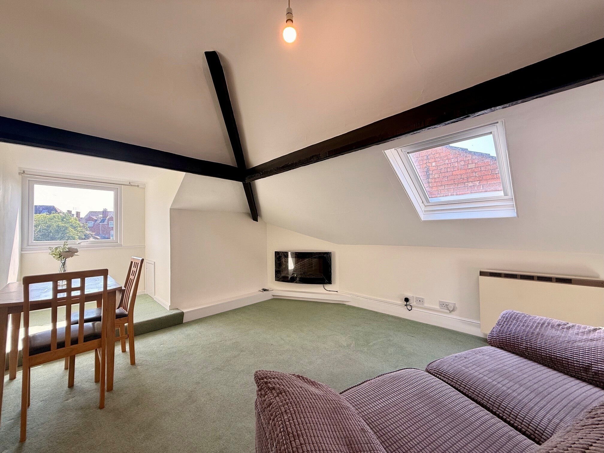 Flat Ombersley Road in Worcester