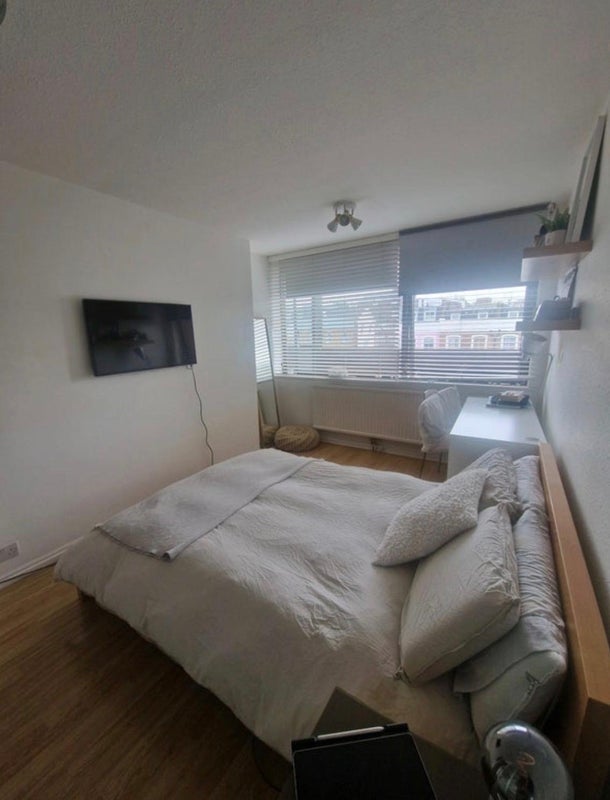 Room Camborne Mews in Greater London