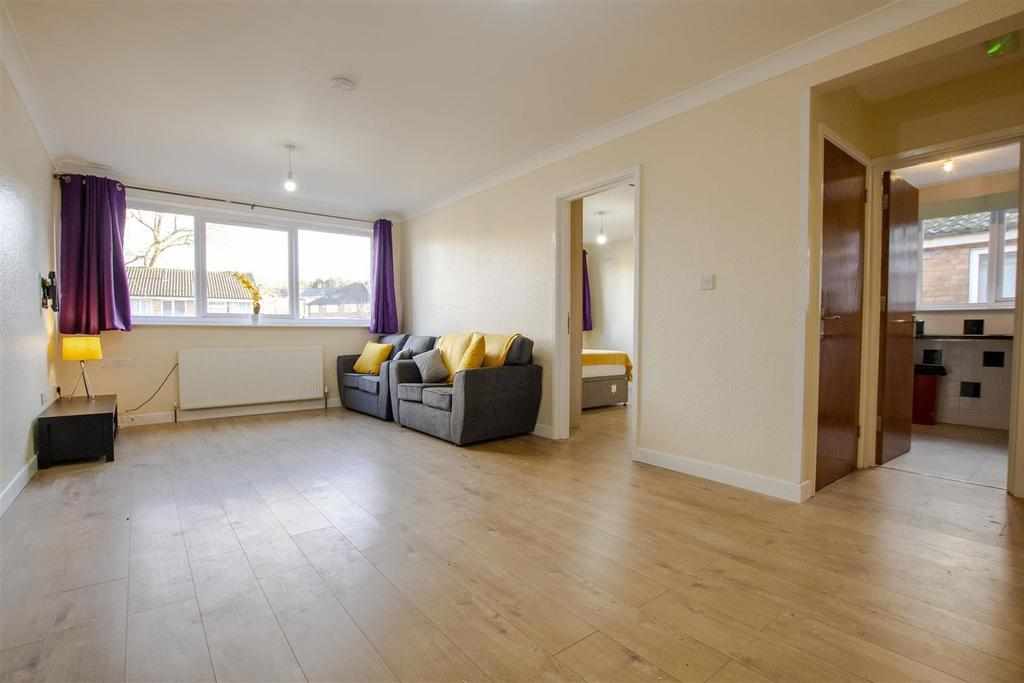 Flat Wellman Croft in Birmingham