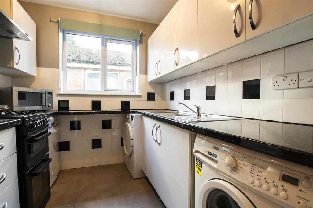 Flat Wellman Croft in Birmingham