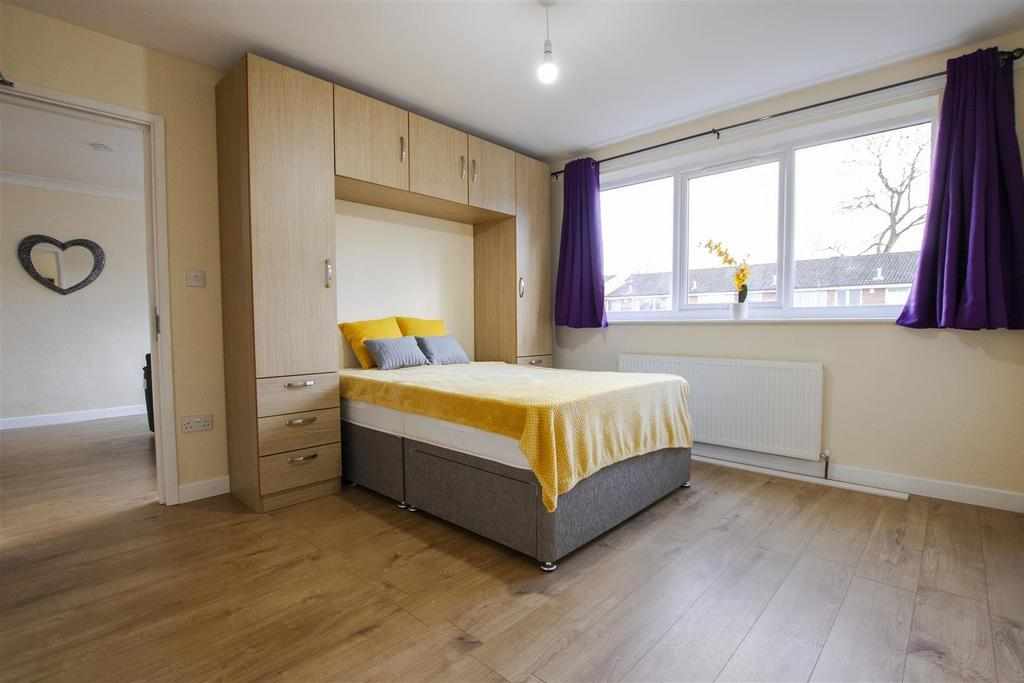 Flat Wellman Croft in Birmingham