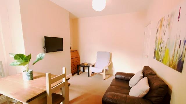 Room Bulk Road in Lancaster