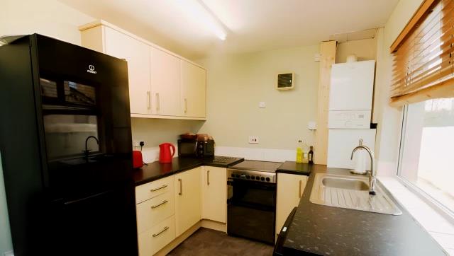 Room Bulk Road in Lancaster