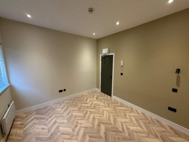 Flat South Street in Greater London