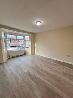 Flat Tachbrook Road in Greater London