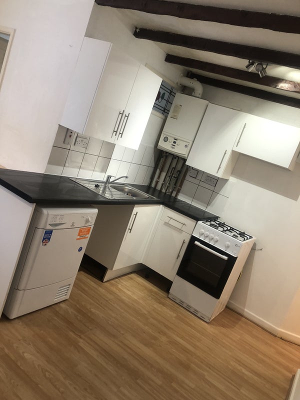 Flat Ashgate Road in Chesterfield