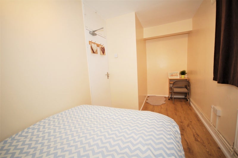Room Kilburn Vale in Greater London
