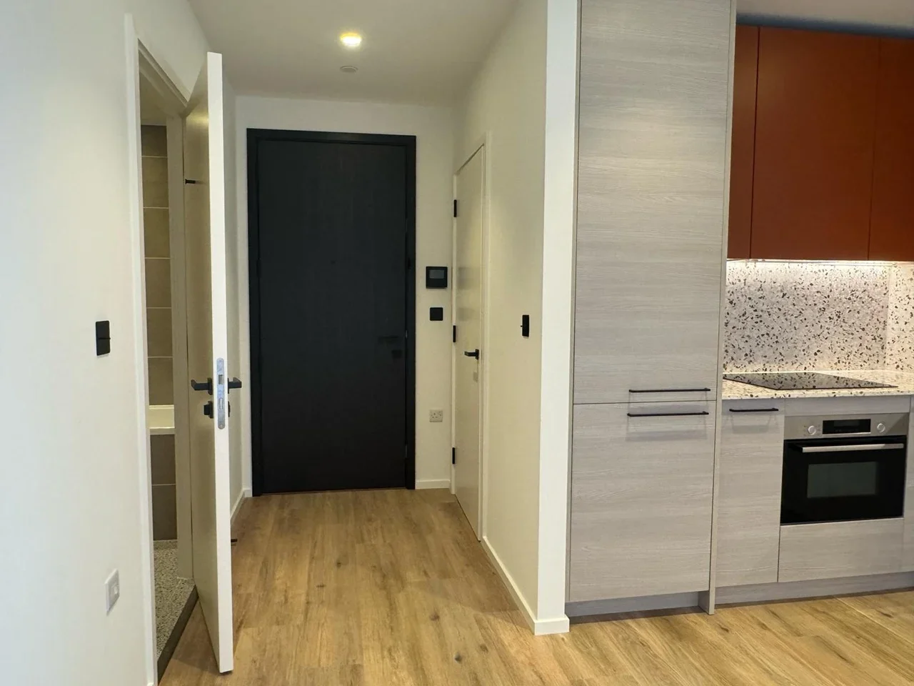 Flat Hemlock Street in Greater London