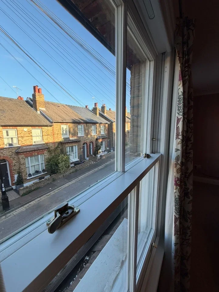 Flat Houblon Road in Greater London