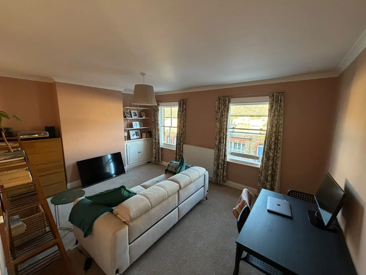 Flat Houblon Road in Greater London