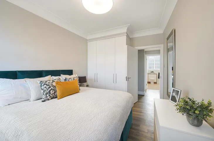 Flat Phillimore Walk in Greater London