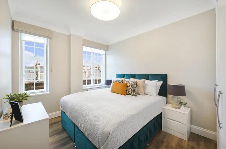 Flat Phillimore Walk in Greater London
