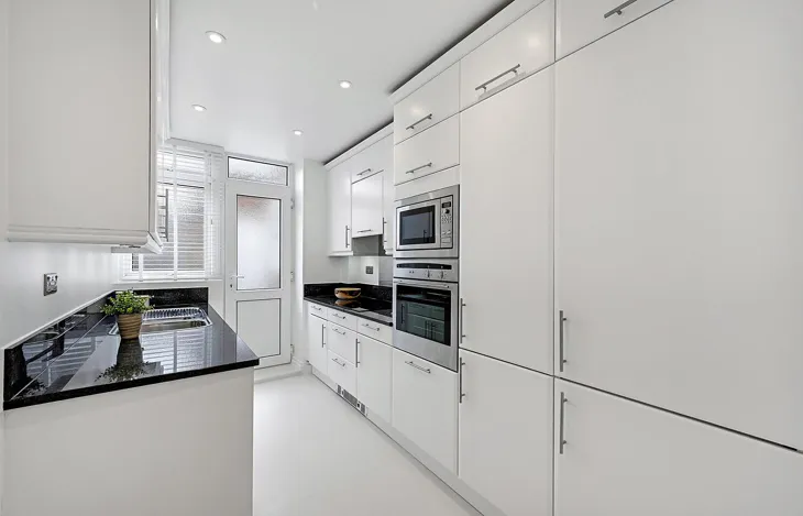 Flat Phillimore Walk in Greater London
