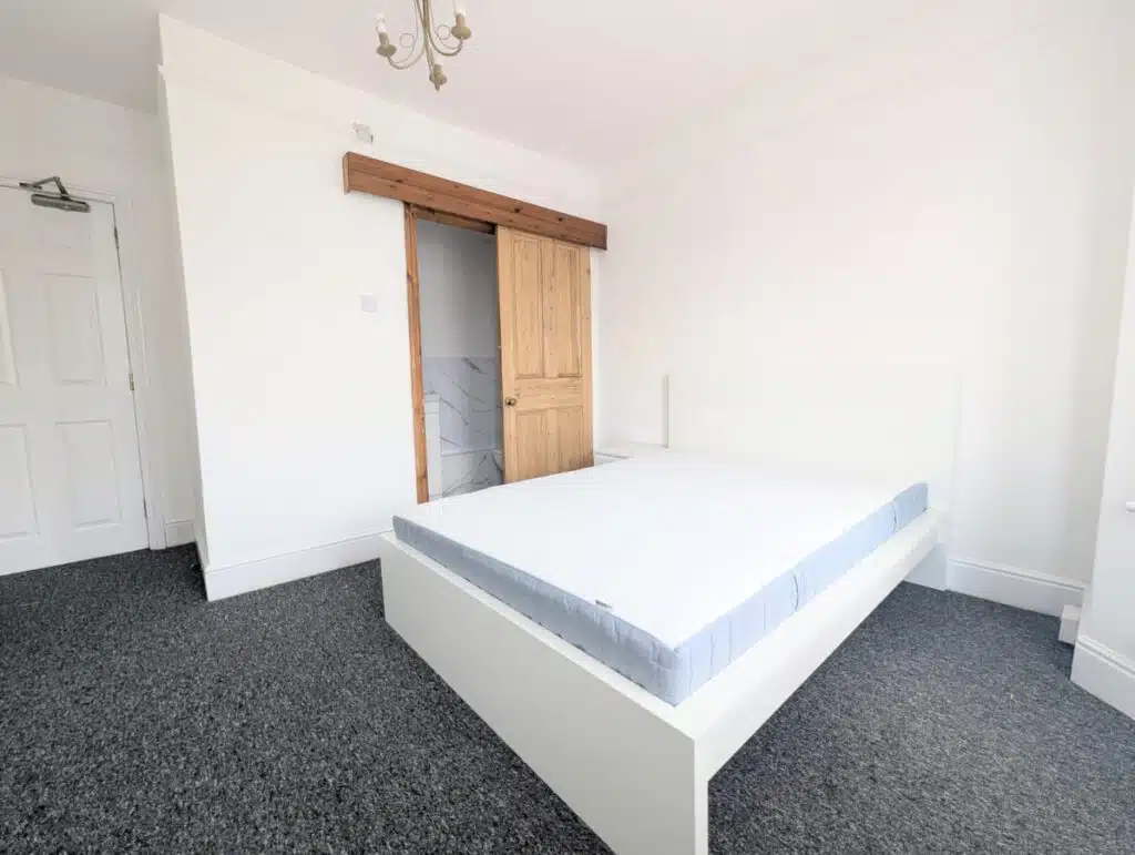 Room Hankinson Road in Bournemouth