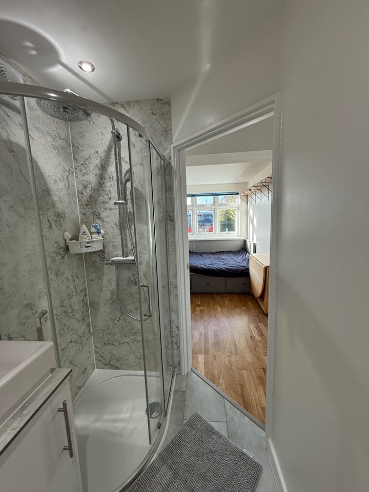 Room Tower Road in Portishead