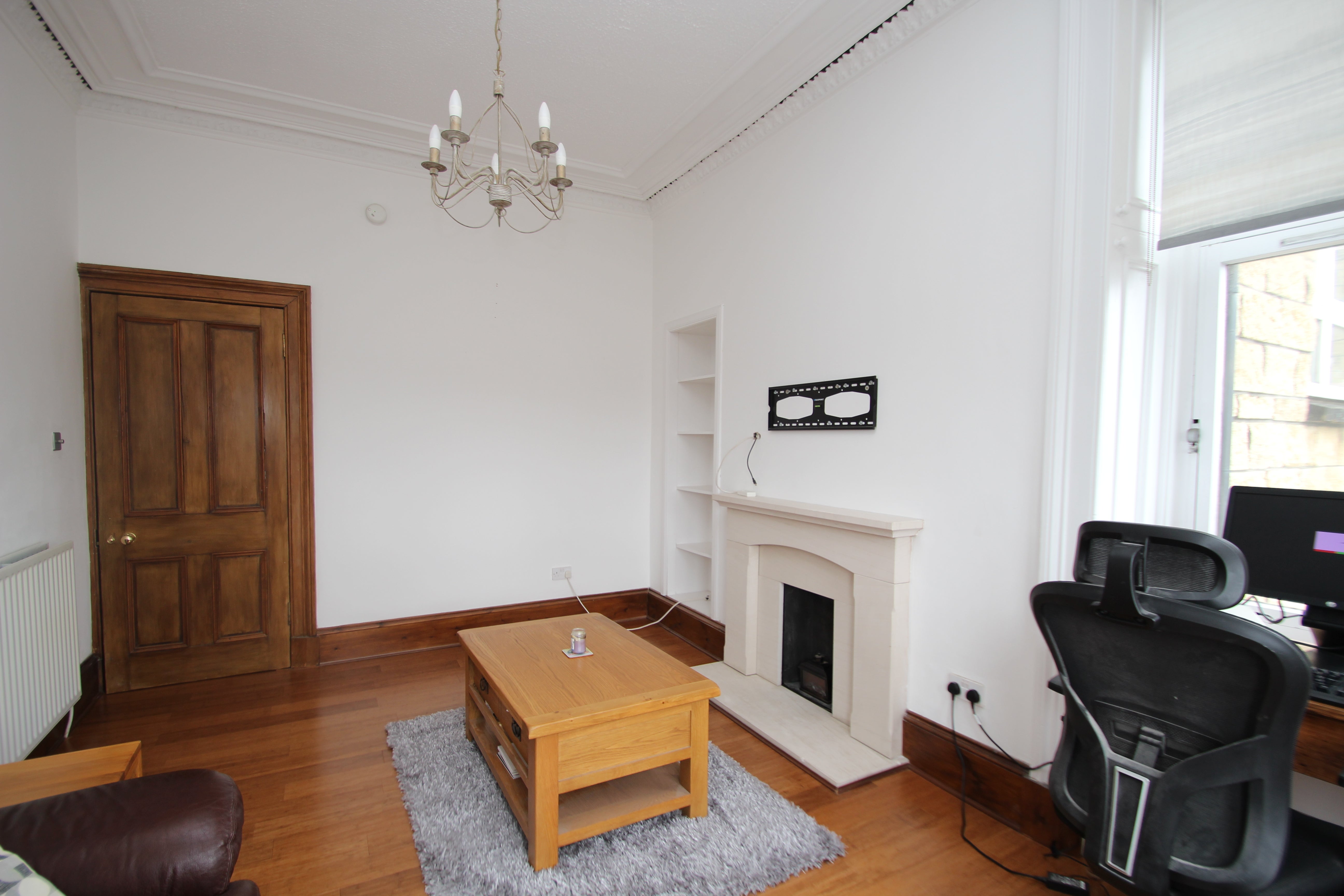 Flat Raeberry Street in Glasgow