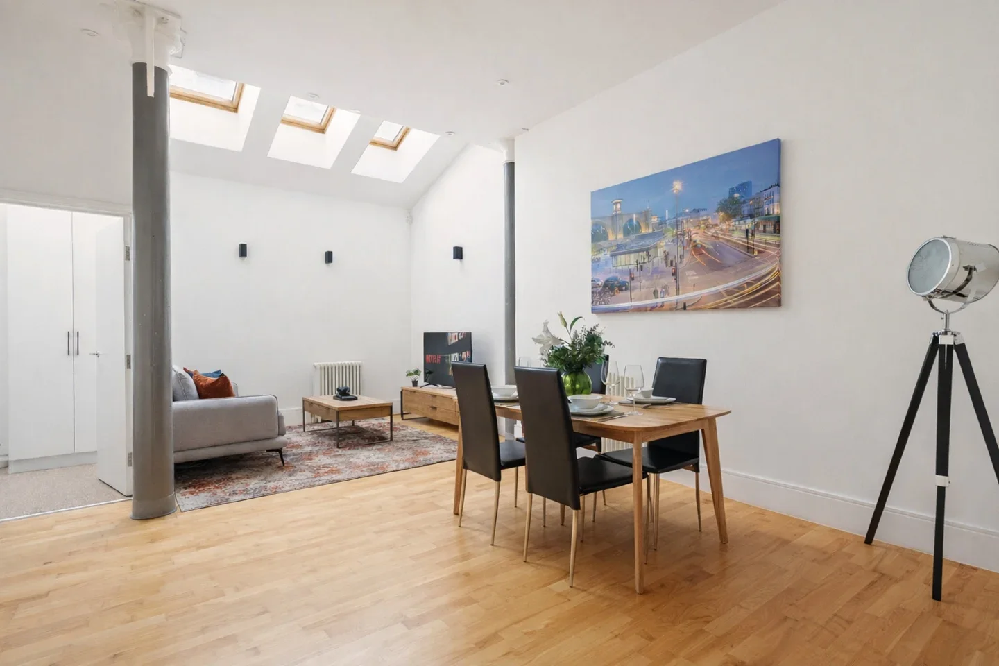 Flat Albion Yard in Greater London