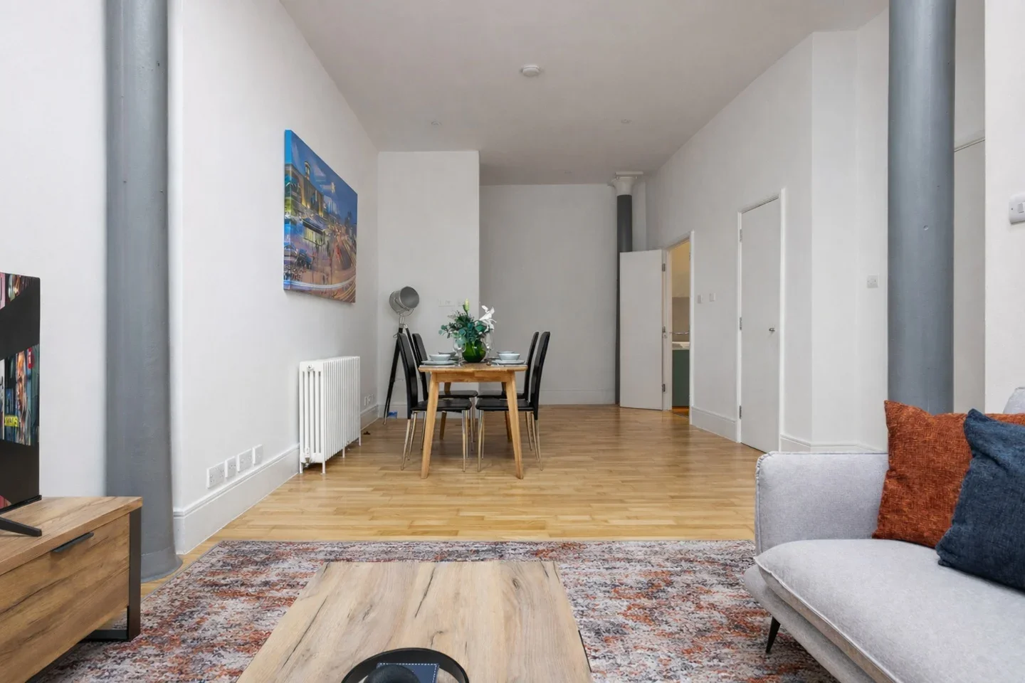 Flat Albion Yard in Greater London