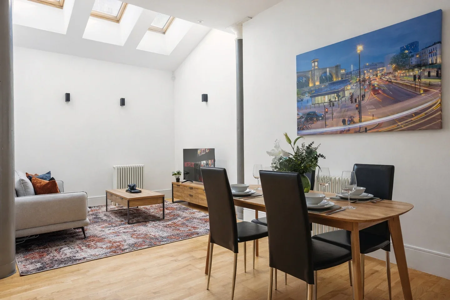 Flat Albion Yard in Greater London