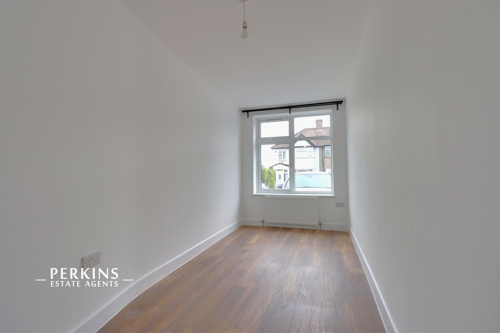 Flat Garrick Road in Greater London