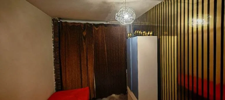 Room Manchester Road in Greater London