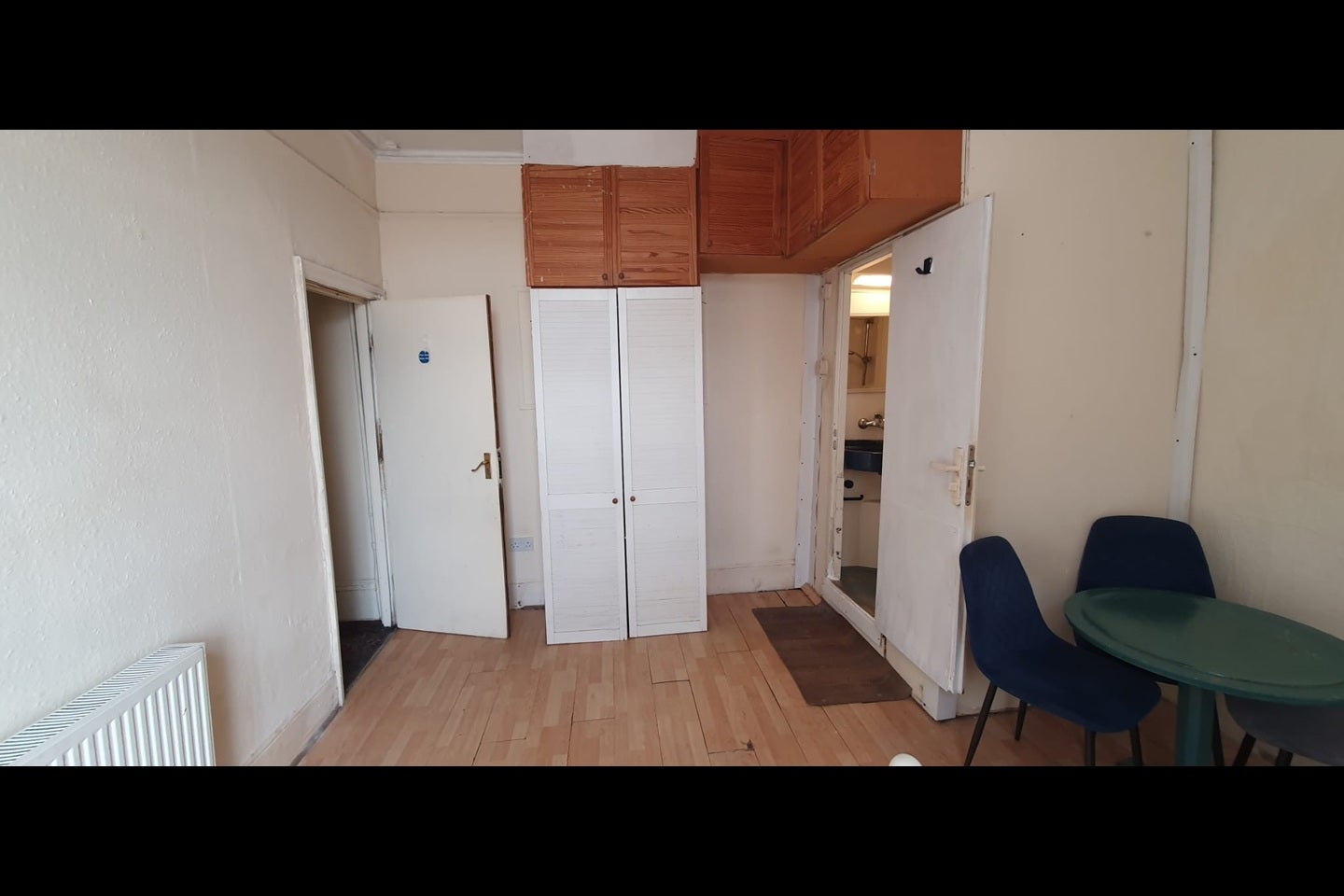 Flat Pownall Gardens in Greater London