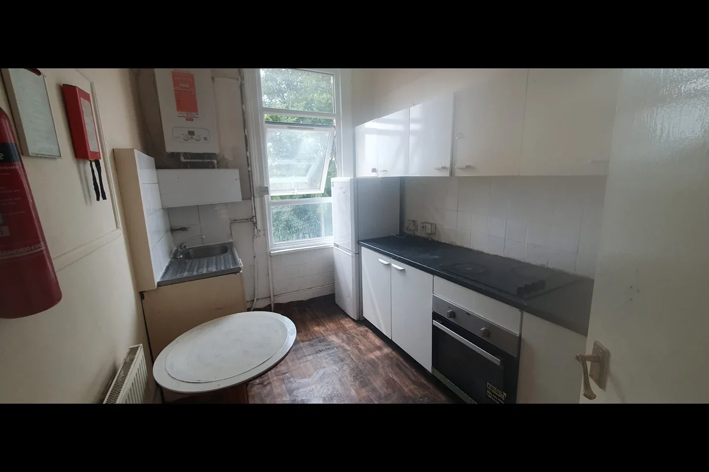 Flat Pownall Gardens in Greater London