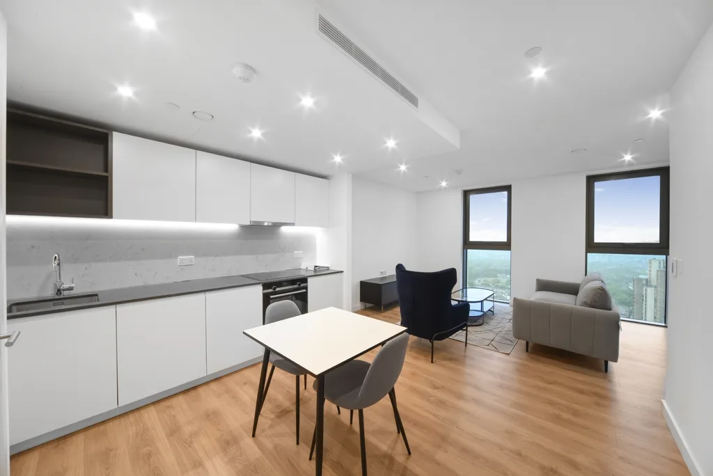 Flat Cold Harbour in Greater London