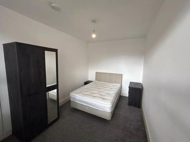 Room Gerald Road in Salford