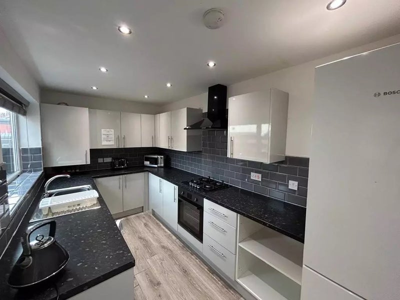 Room Gerald Road in Salford