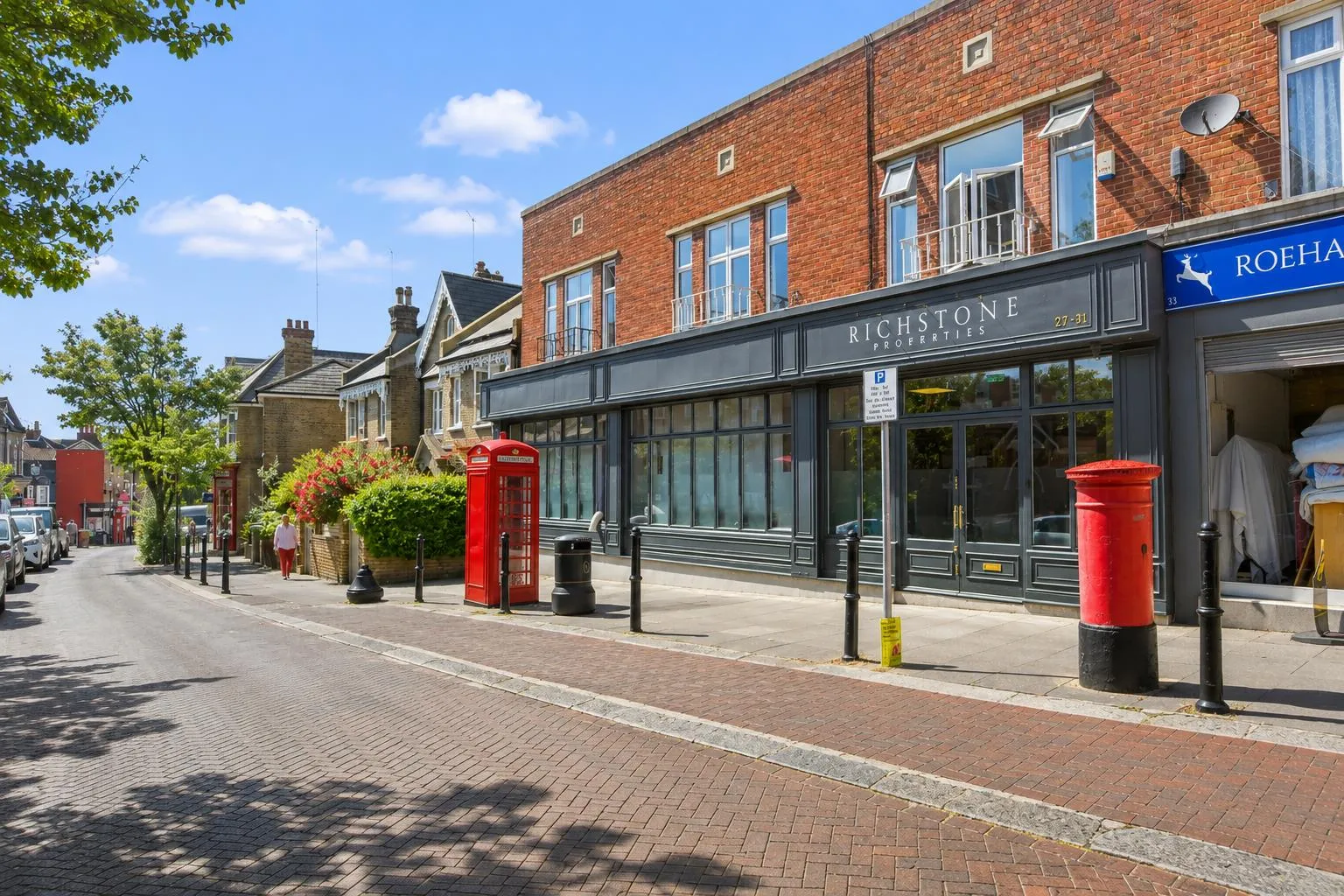 Flat Roehampton High Street in Greater London