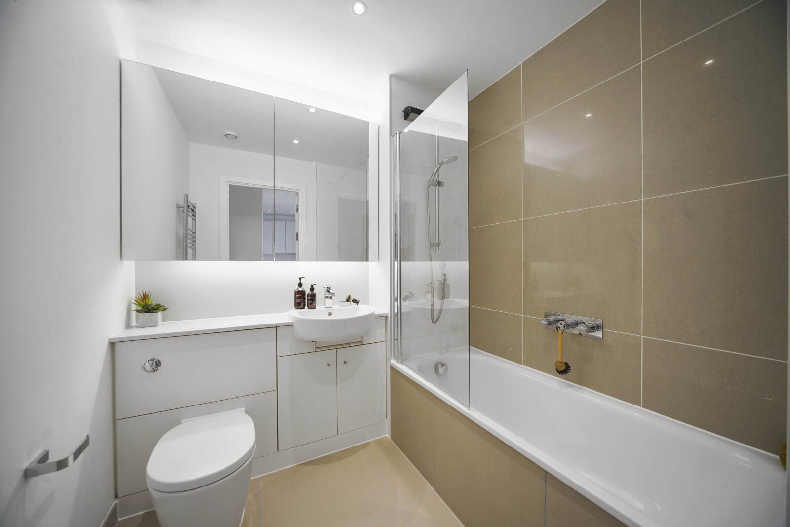 Flat Celebration Avenue in Greater London