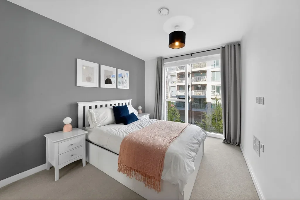 Flat Thomas Road in Greater London