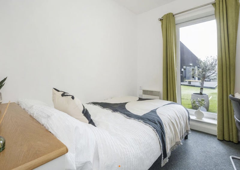 Room Blackfriars Road in Salford